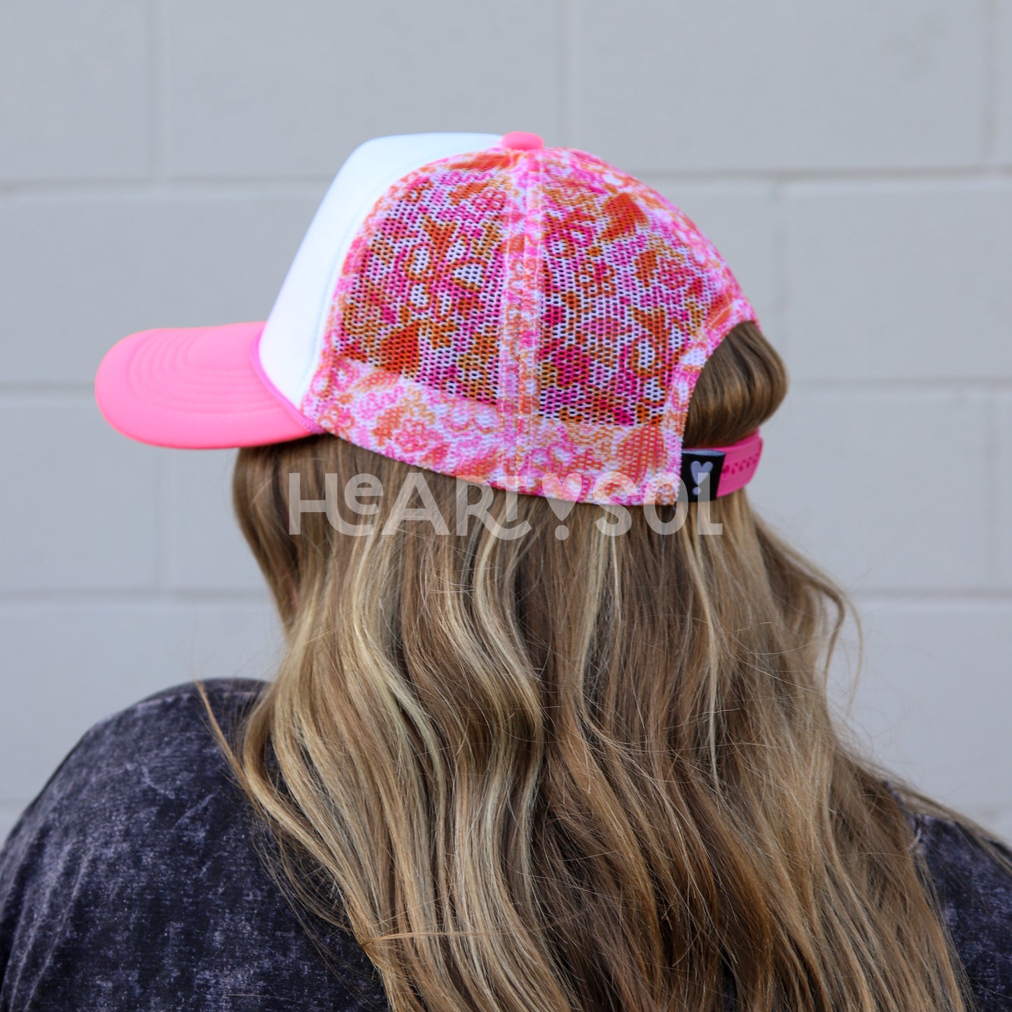 BEACH VACAY TRUCKER HAT