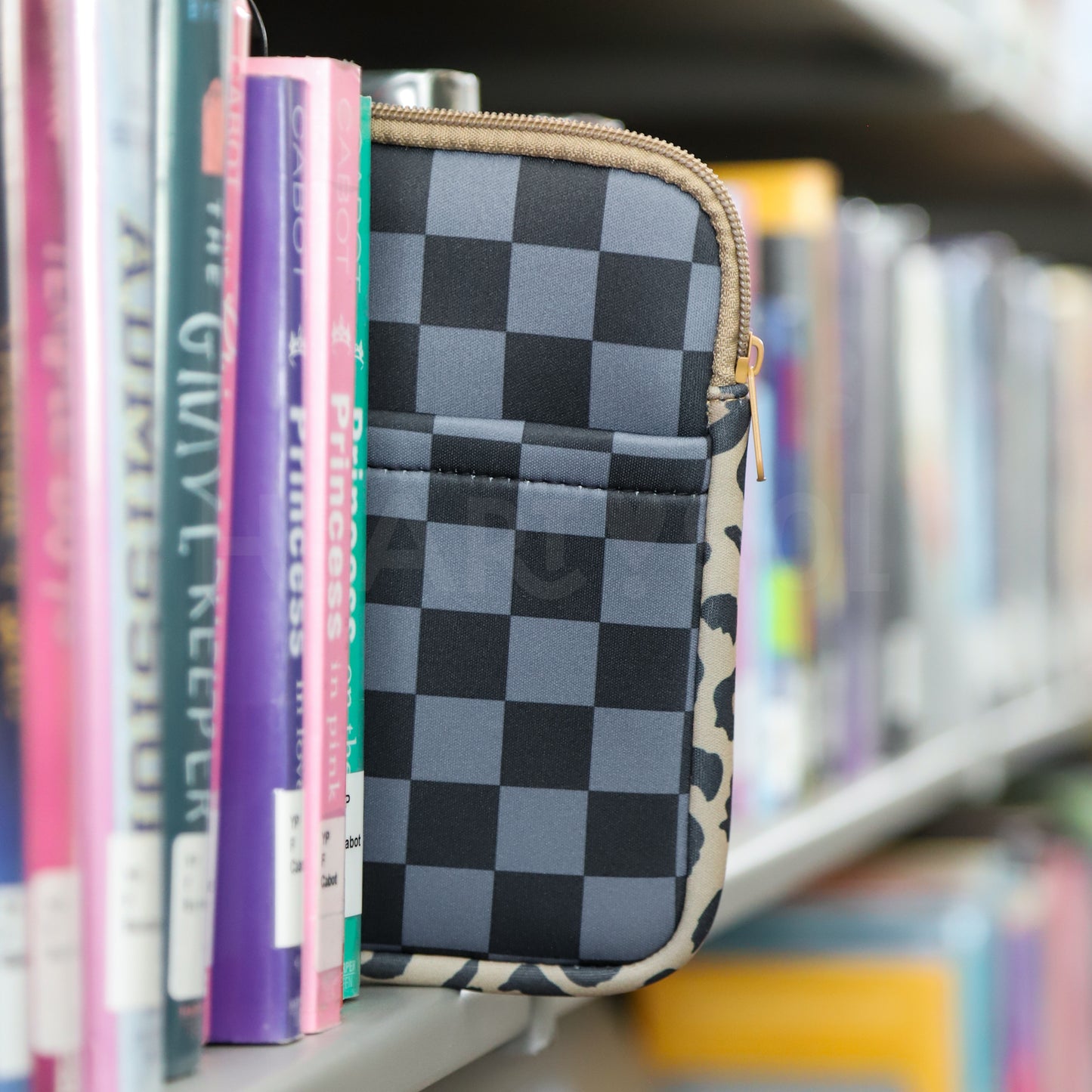 CHEETAH CHECKERBOARD E-READER SLEEVE