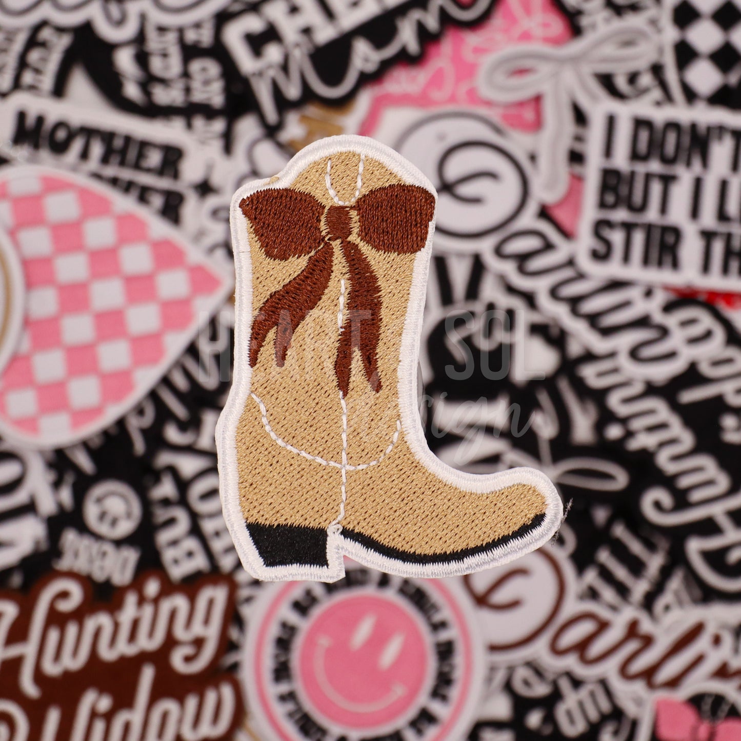 COWGIRL BOOT WITH BOW patch