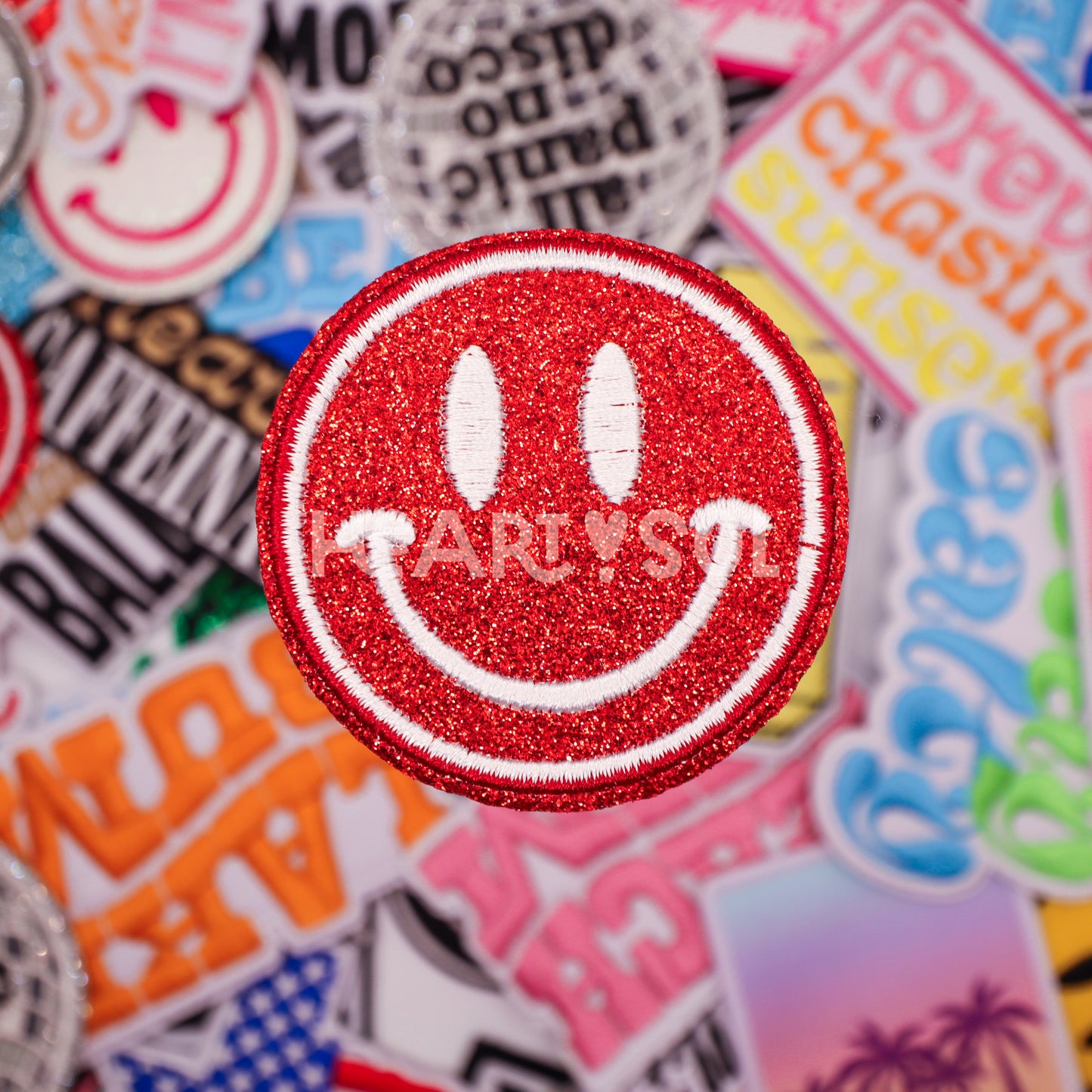 GLITTER SMILEY FACE PATCH