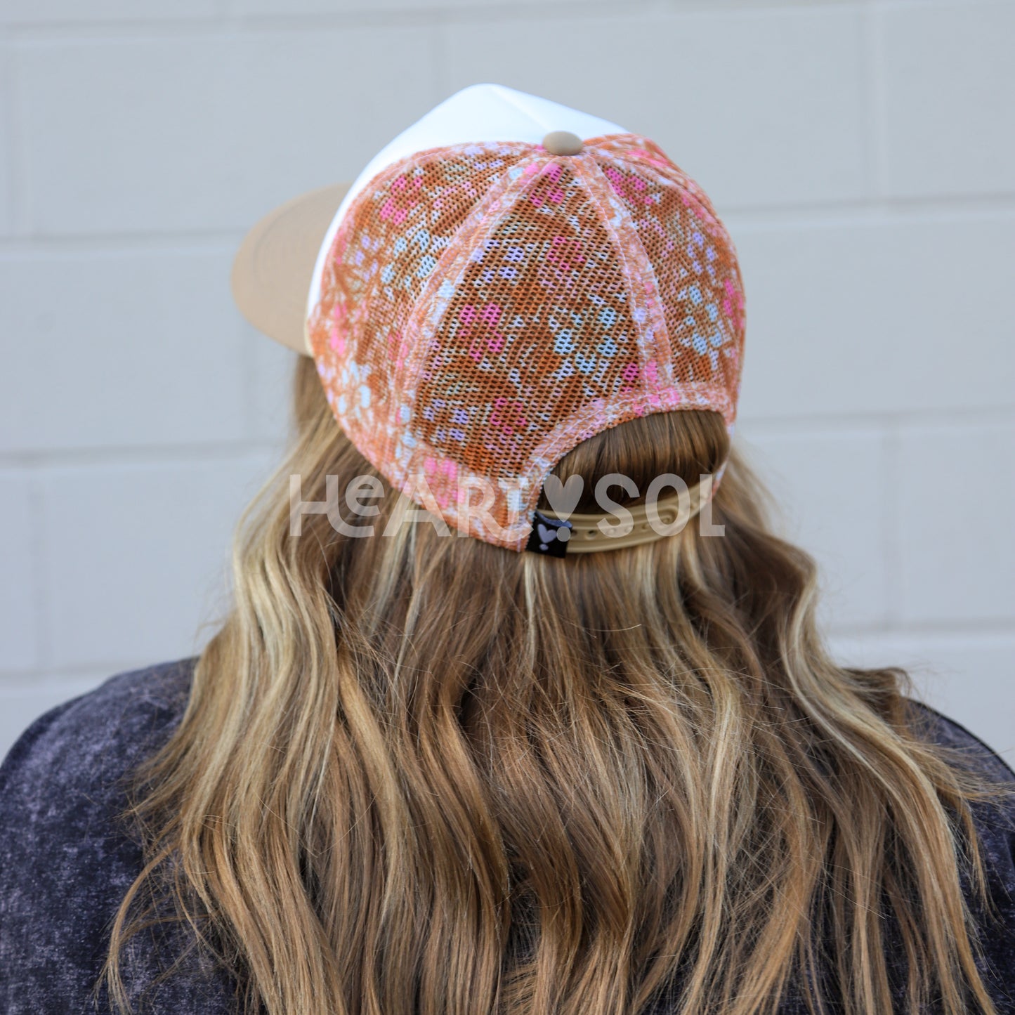 HAWAIIAN DREAM TRUCKER HAT