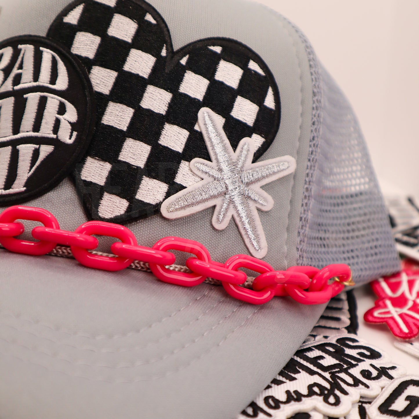 PINKY LINKS hat chain