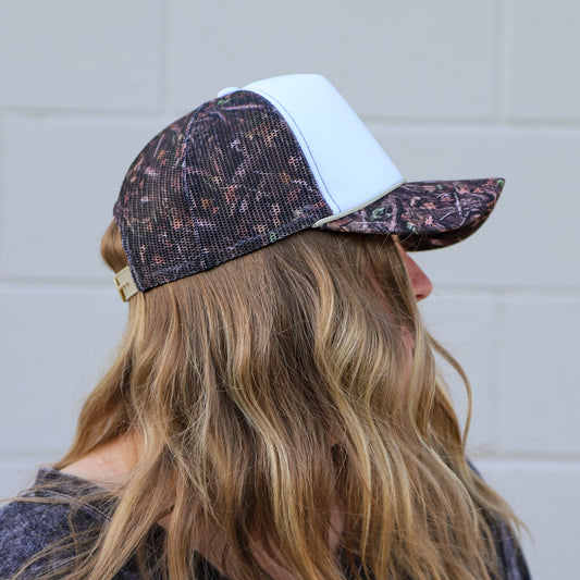 HEART SOL CAMO TRUCKER HAT