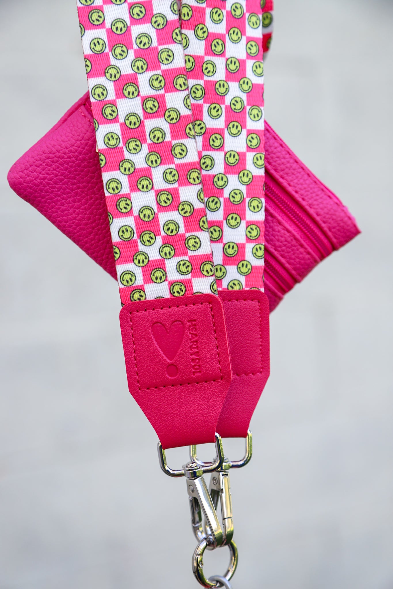 SMILEY CHECKERBOARD EVERYTHING STRAP