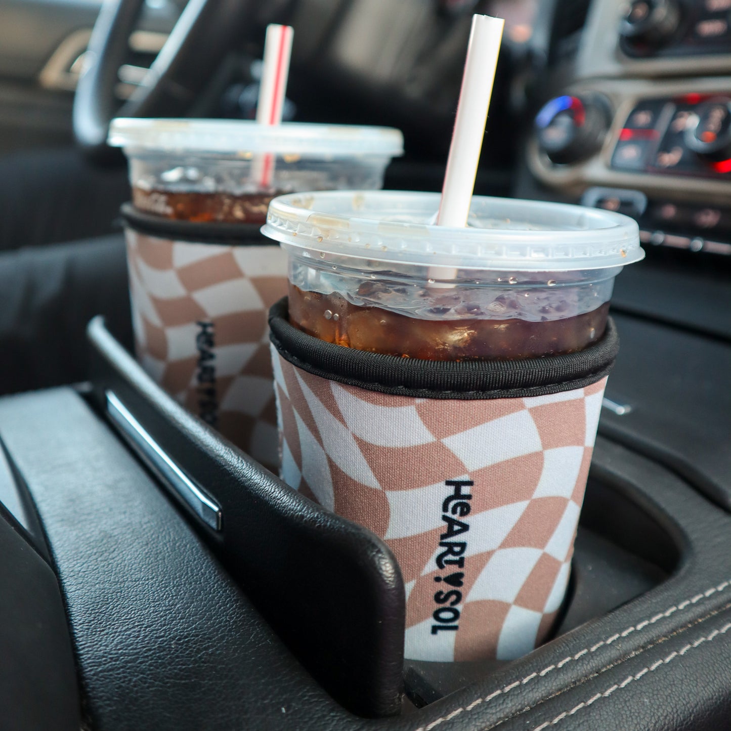 WAVY CHECKERBOARD drink sleeve