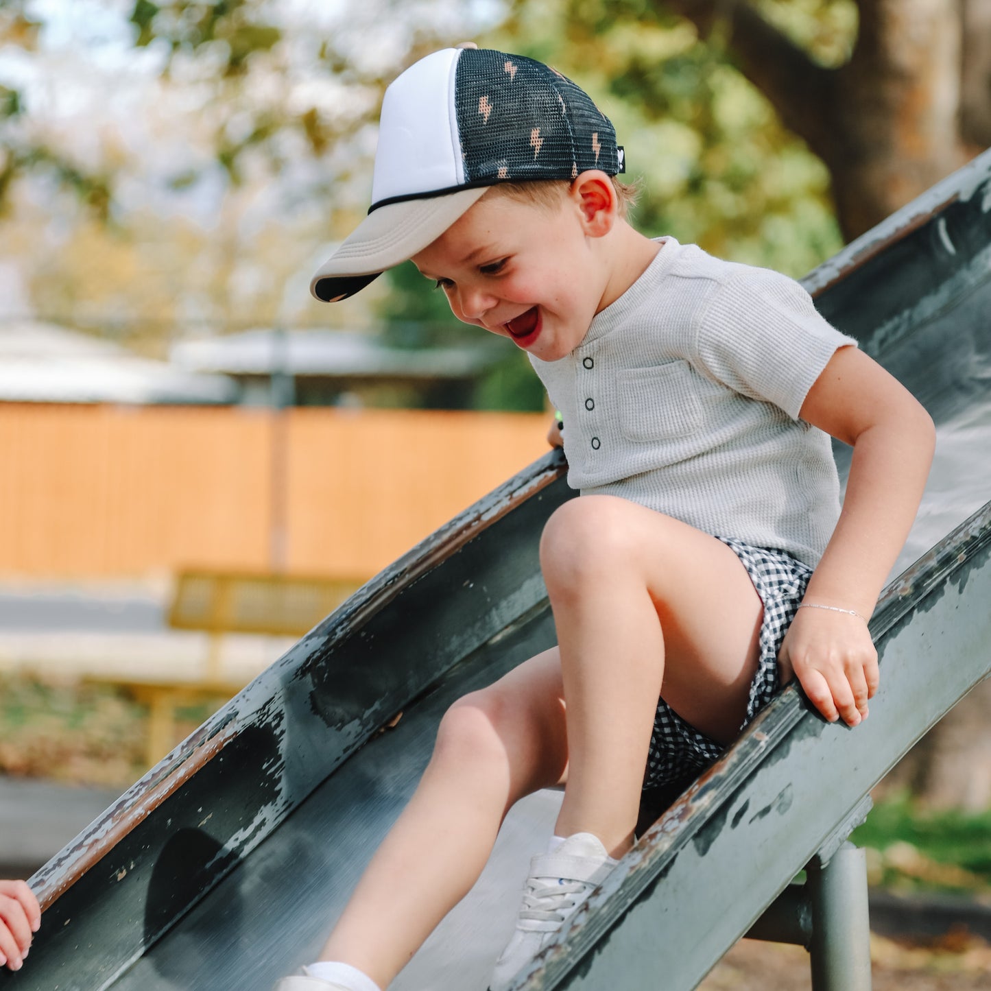 KIDS LIGHTNING BOLT TRUCKER HAT - 3 colors