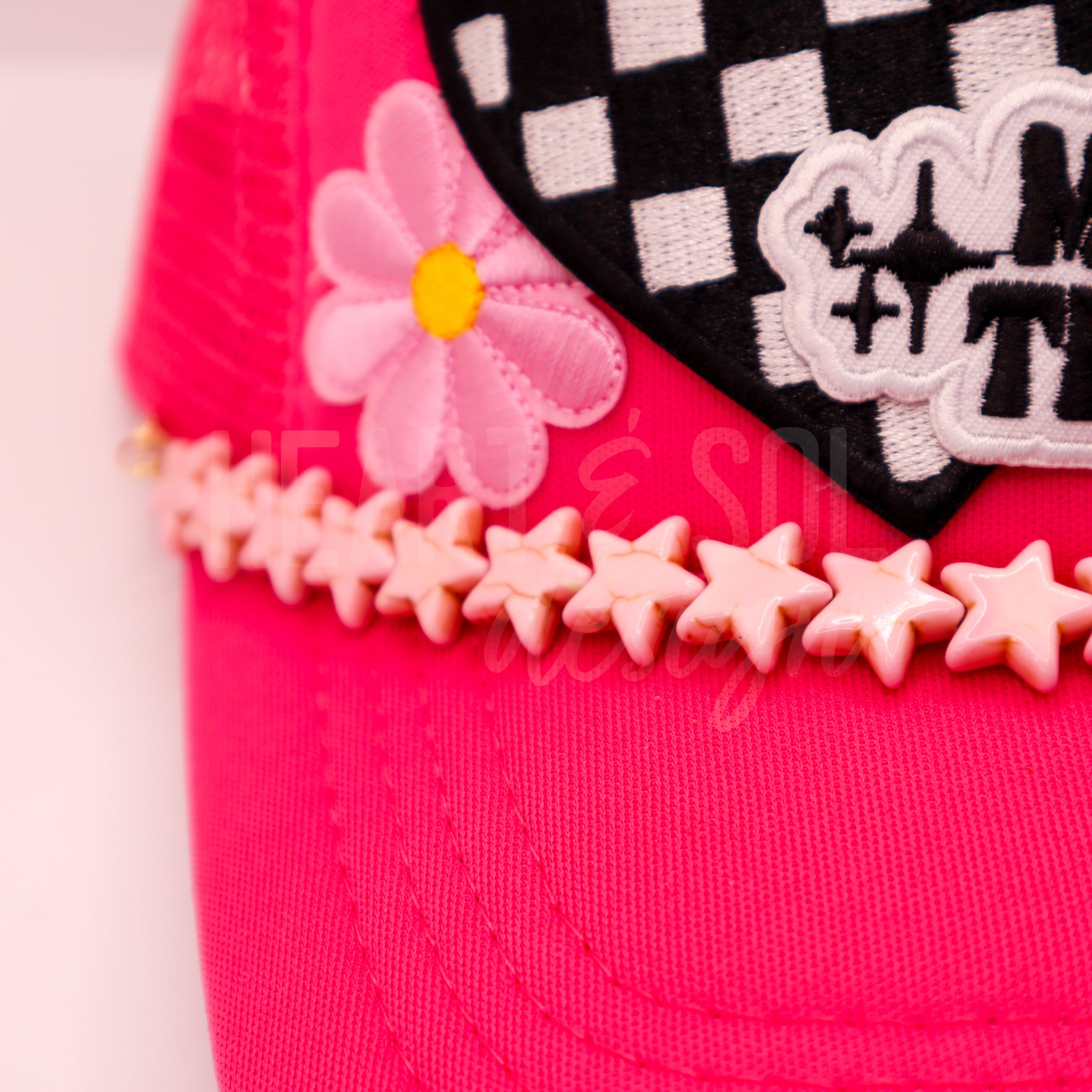 HAT CHAINS – HEART ︎ SOL