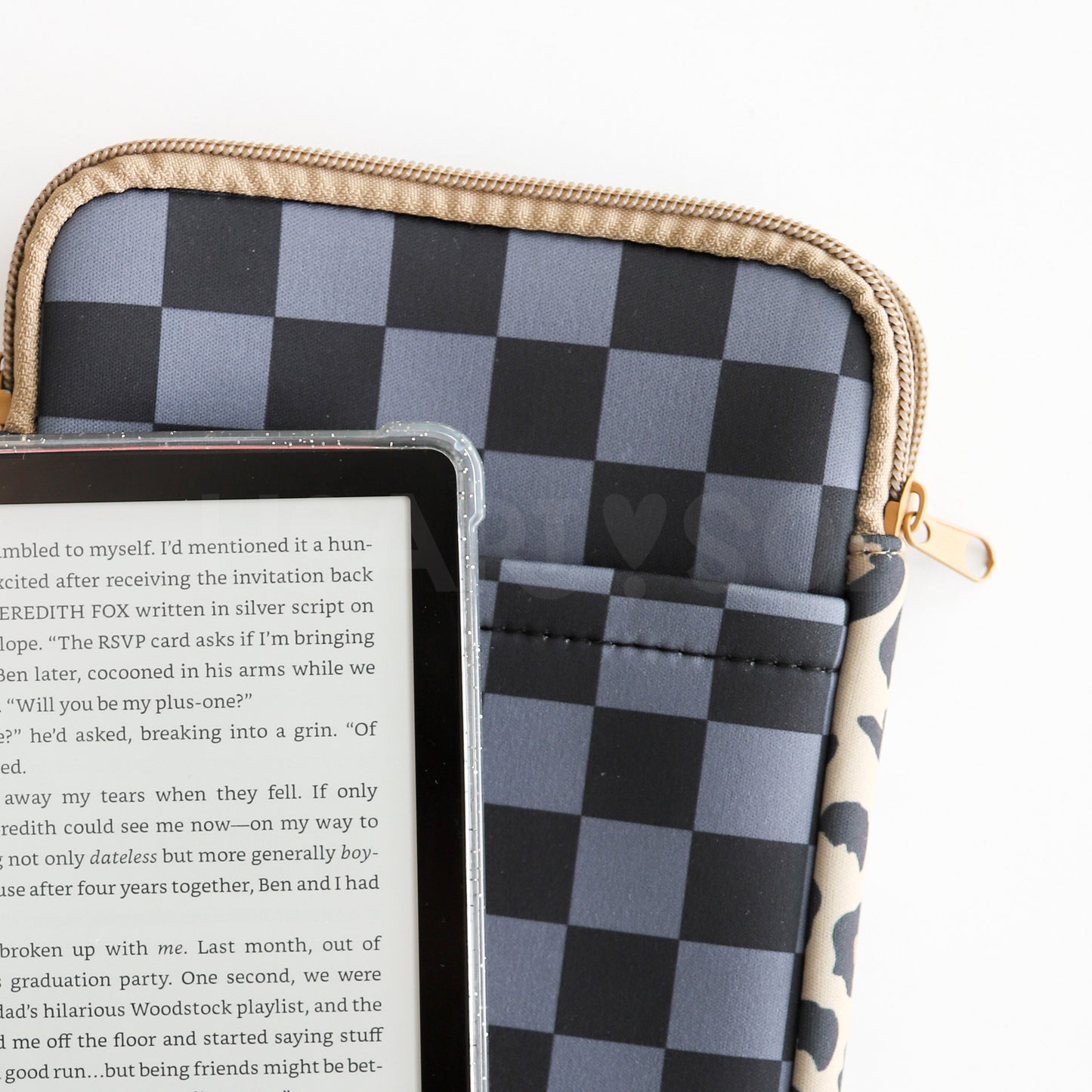 CHEETAH CHECKERBOARD E-READER SLEEVE