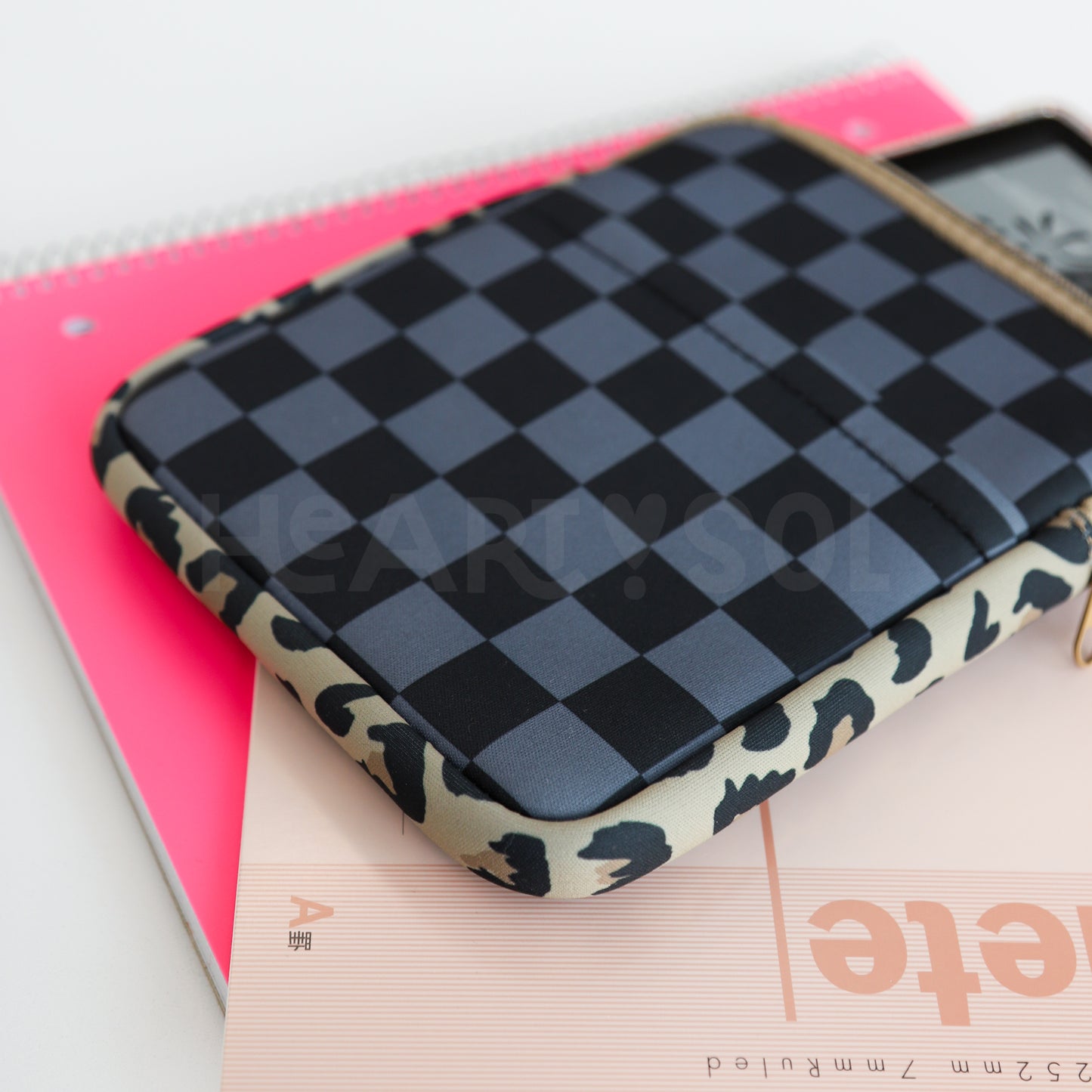 CHEETAH CHECKERBOARD E-READER SLEEVE