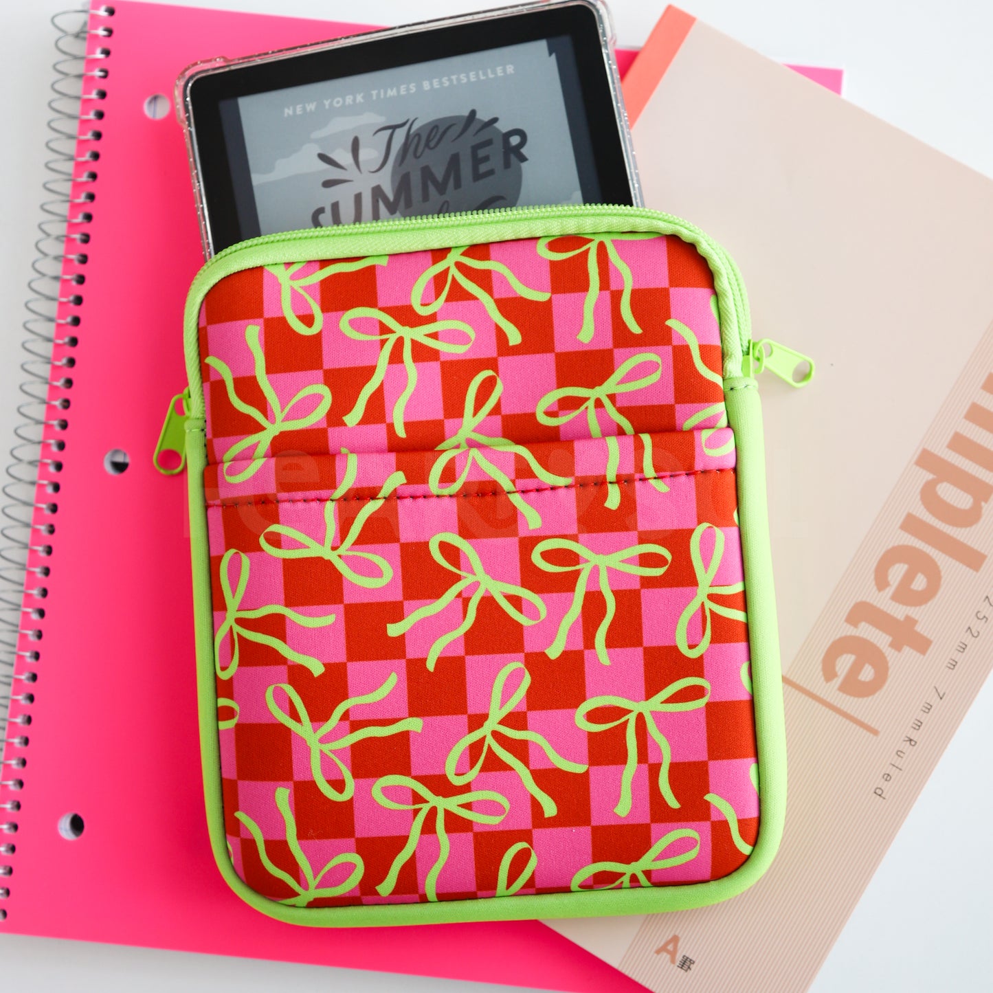 CHECKERBOARD BOWS E-READER SLEEVE