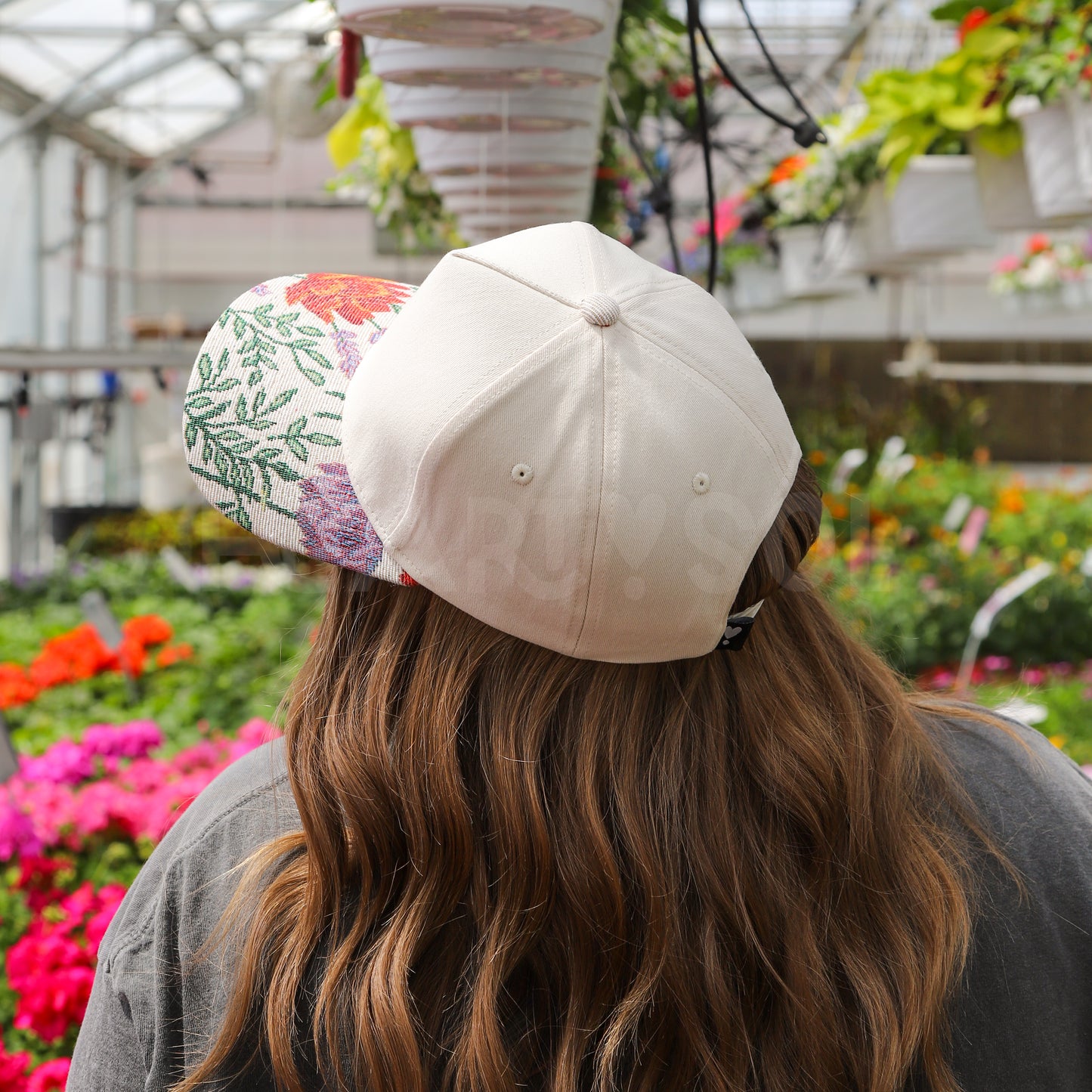 CREAM FLORAL CANVAS TRUCKER HAT