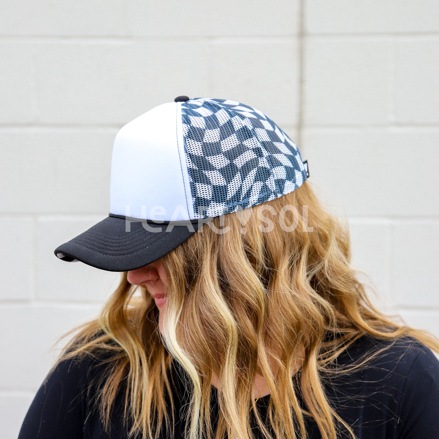 WAVY CHECKERBOARD TRUCKER HAT