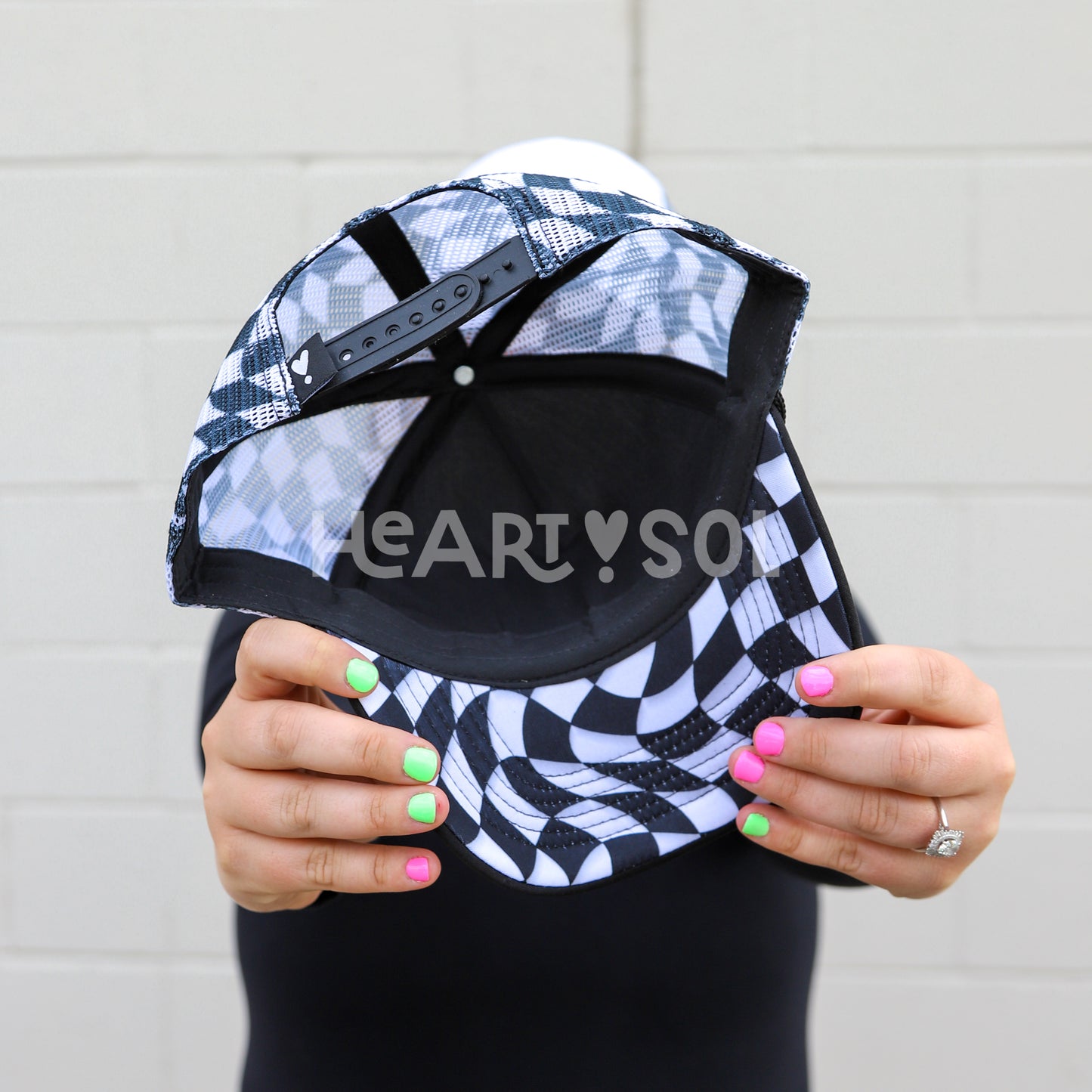 WAVY CHECKERBOARD TRUCKER HAT