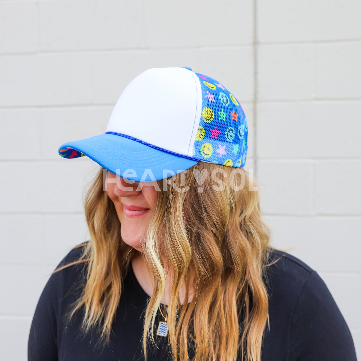 ALL SMILES TRUCKER HAT