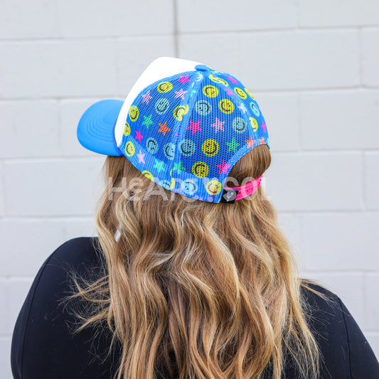 ALL SMILES TRUCKER HAT